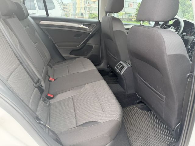 2018 GOLF 280 TSI 認證車 / 1.4稅金省/小車操控靈活/摸們/IK/倒車影像/定速/可全貸/車換車  第12張相片