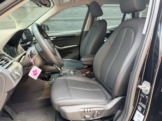 2020/21領 X1 18I 認證車 摸們/定速/M版方向盤/抬顯/電動椅/電尾門/導航/便宜/車況棉/可全額貸款  第11張相片