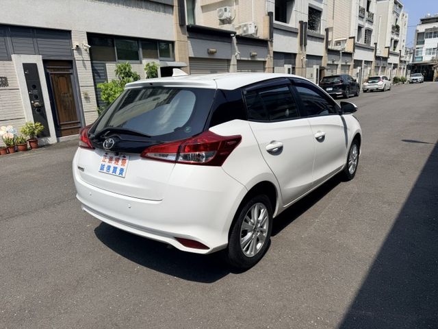 2019 YARIS 豪華影音版 / 認證車/買的便宜就賣的便宜/省油省稅金/女用美車/可全額貸款/車換車  第14張相片
