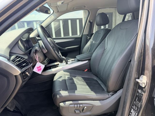 2014年 X5 30D 柴油渦輪/豪華舒適大房車/便宜氣派又不失派頭/電尾門/定速/電動椅/可全額貸款/車換車  第9張相片