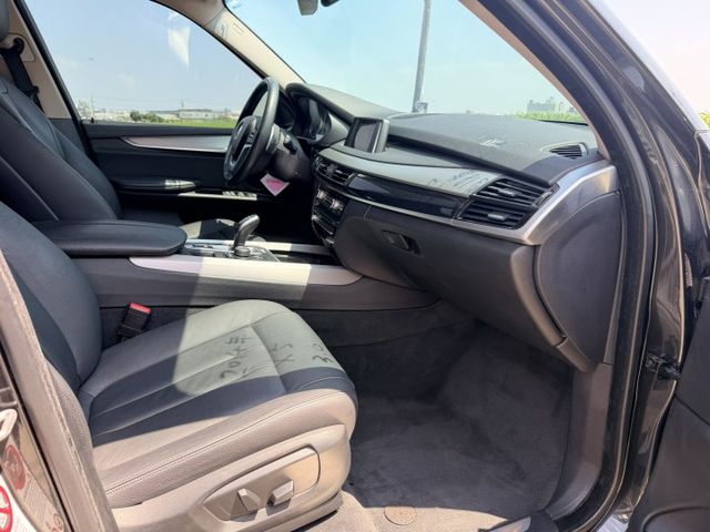 2014年 X5 30D 柴油渦輪/豪華舒適大房車/便宜氣派又不失派頭/電尾門/定速/電動椅/可全額貸款/車換車  第10張相片