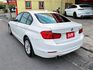F30 316i 渦輪增壓 全車原鈑件 一手女用車 低里程~1年跑不到1萬 免鑰匙啟動 雙區恆溫空調 原廠HID頭燈  第4張縮圖