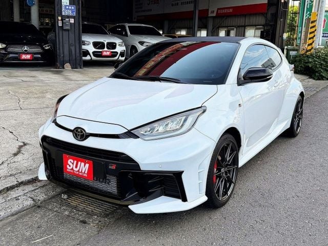 24年12月份出廠 改款25年式 稀有暴力鴨 GR-Yaris 全車原漆 原鈑件 原廠保固中 僅跑2千公里 六速手排  第1張相片