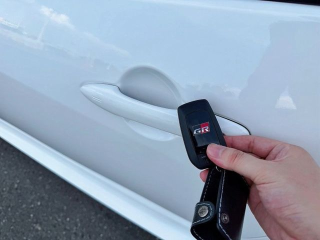 24年12月份出廠 改款25年式 稀有暴力鴨 GR-Yaris 全車原漆 原鈑件 原廠保固中 僅跑2千公里 六速手排  第7張相片