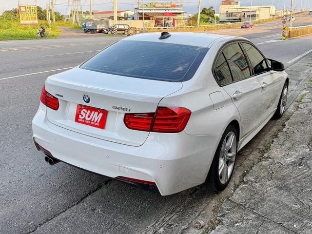 328i 正M版 大保養剛做完 鍊條也剛換完(附工單) 雙前電熱椅 5AS駕駛輔助 四輪傳動 大螢幕 18吋M版鋁圈  第3張相片