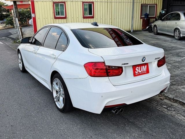 328i 正M版 大保養剛做完 鍊條也剛換完(附工單) 雙前電熱椅 5AS駕駛輔助 四輪傳動 大螢幕 18吋M版鋁圈  第4張相片
