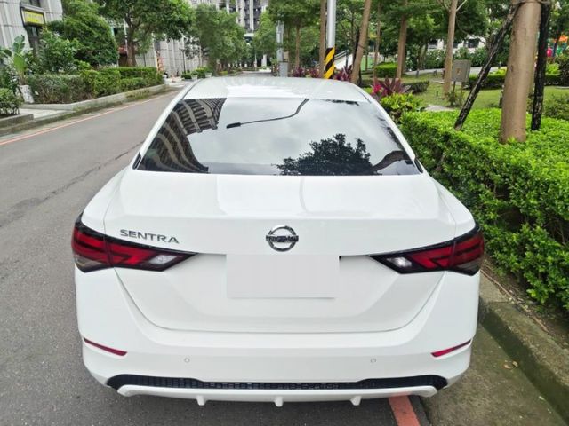 【祺鉅汽車全場認證】盲點、環景、CarPlay 、JBL音響、環艙氣氛燈、原廠保養  第6張相片