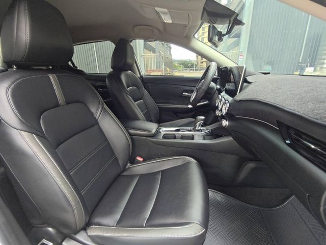 【祺鉅汽車全場認證】盲點、環景、CarPlay 、JBL音響、環艙氣氛燈、原廠保養  第10張相片