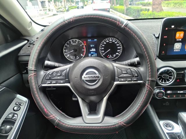 【祺鉅汽車全場認證】盲點、環景、CarPlay 、JBL音響、環艙氣氛燈、原廠保養  第11張相片