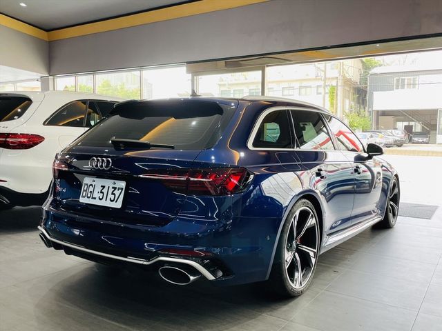 AUDI RS4  第2張相片