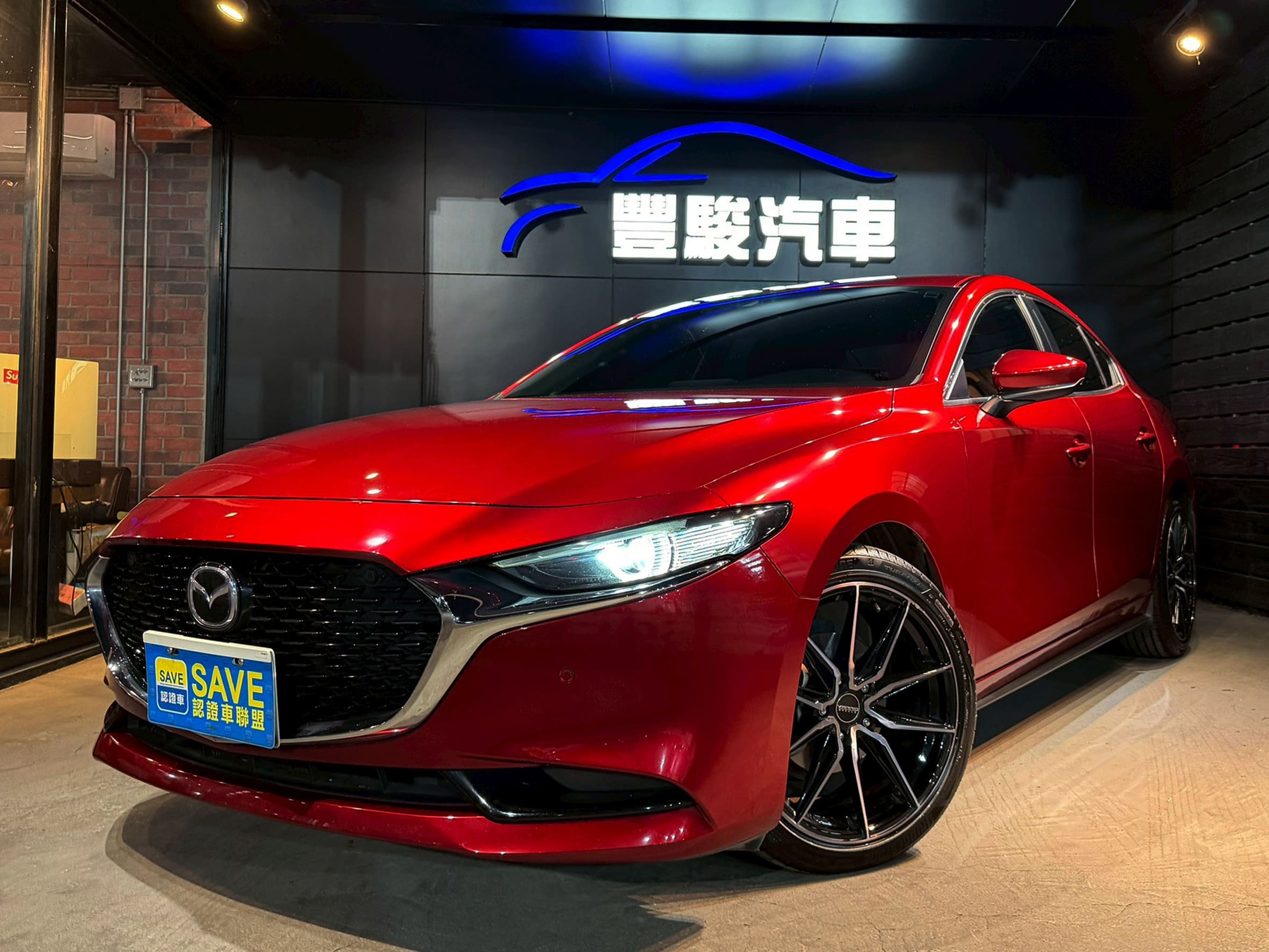 2019 MAZDA3 4D 2.0 頂級型 0938-920-586 周先生 LINE ID : 0938920586  第1張相片