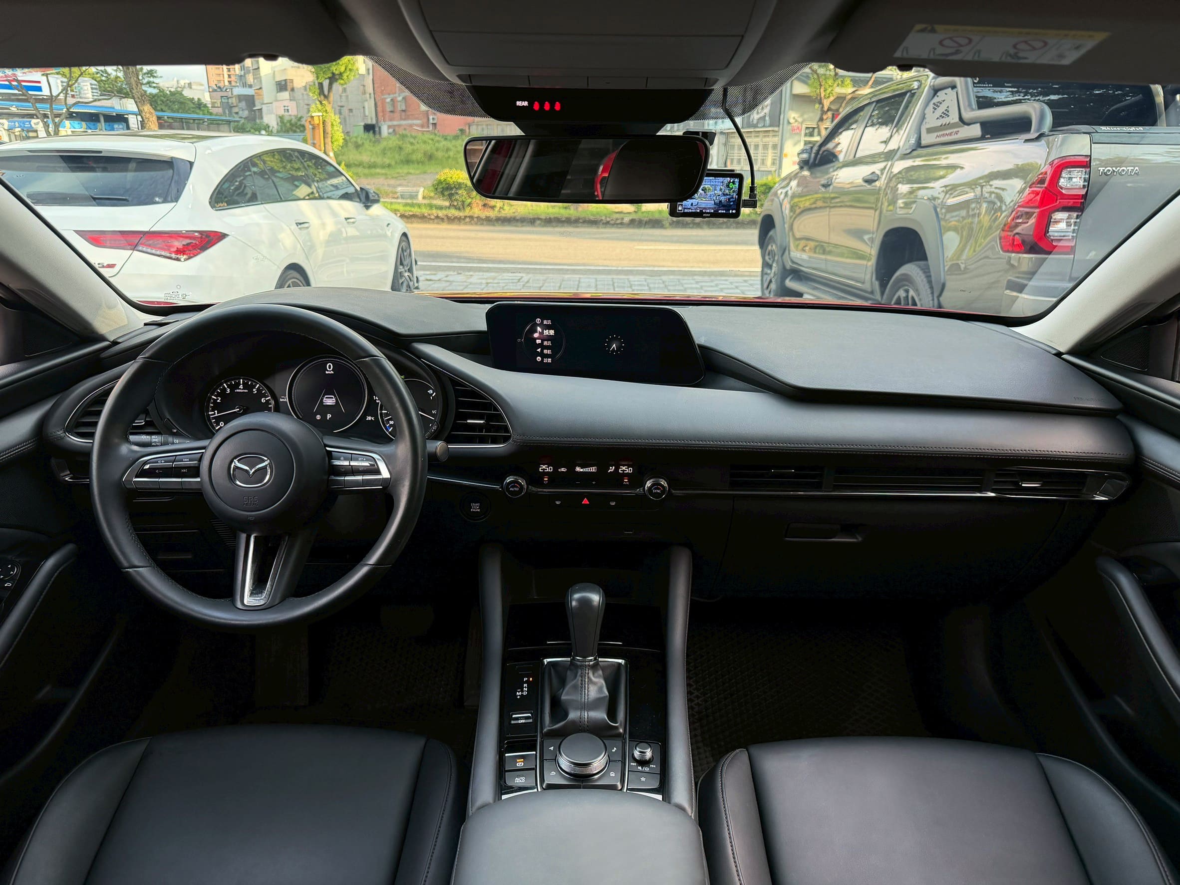 2019 MAZDA3 4D 2.0 頂級型 0938-920-586 周先生 LINE ID : 0938920586  第3張相片