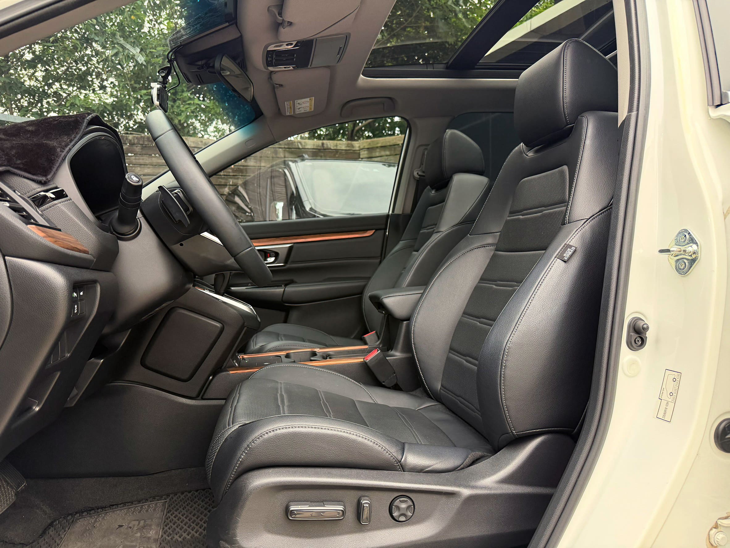 2022 Honda CR-V 1.5 S 5.5代頂級 0938-920-586 周先生 LINE ID : 0938920586  第4張相片