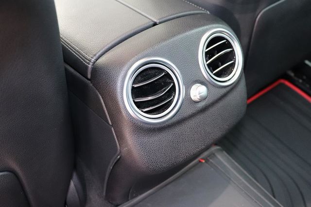 BENZ C250  第15張相片