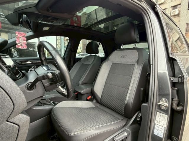 歡迎視訊賞車，330TSI 2.0四傳，原廠保養，原鈑件，認證車。ACC、AEB、車道維持、車道偏離警示、全景天窗、電尾  第7張相片