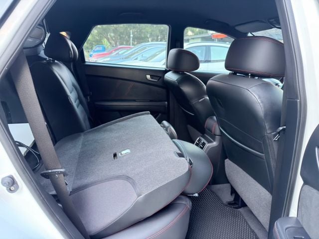 歡迎視訊賞車。改裝駐車冷氣，有車露需求朋友省一筆。環景勁化版，免鑰啟動、環景影像、電動尾門、換檔撥片、LED頭燈。  第11張相片