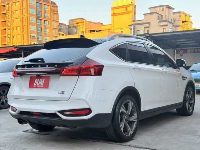 歡迎視訊賞車。改裝駐車冷氣，有車露需求朋友省一筆。環景勁化版，免鑰啟動、環景影像、電動尾門、換檔撥片、LED頭燈。  第12張相片