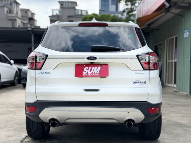 歡迎視訊賞車。時尚經典型，免鑰啟動、盲點偵測、電動尾門、全景天窗、定速、感應雨刷、感應頭燈、循跡防滑，跑十萬，里程保證。  第5張相片