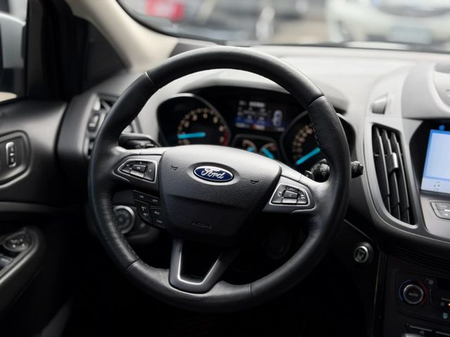 歡迎視訊賞車。時尚經典型，免鑰啟動、盲點偵測、電動尾門、全景天窗、定速、感應雨刷、感應頭燈、循跡防滑，跑十萬，里程保證。  第8張相片