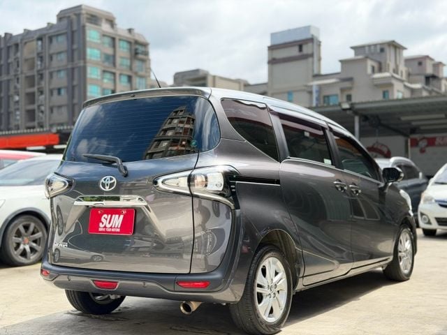 歡迎視訊賞車。五人座豪華+有電動側滑門、定速、盲點偵測、恆溫空調、免鑰啟動、AEB自動緊急煞車、車道偏離警示。可全額貸款  第6張相片