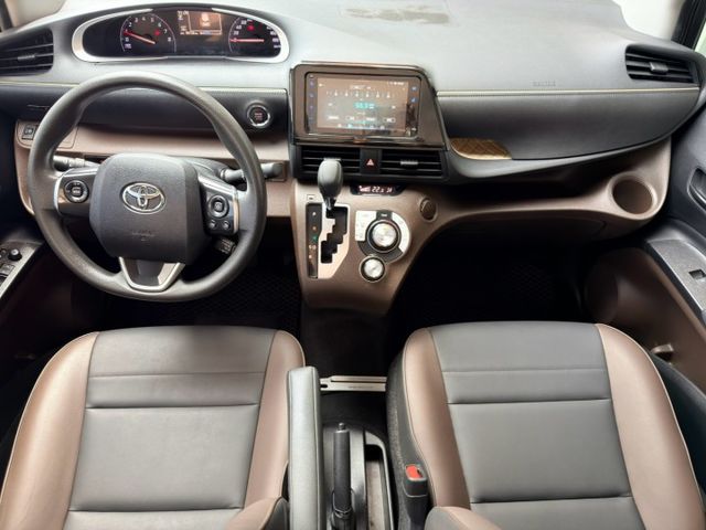 歡迎視訊賞車。五人座豪華+有電動側滑門、定速、盲點偵測、恆溫空調、免鑰啟動、AEB自動緊急煞車、車道偏離警示。可全額貸款  第7張相片
