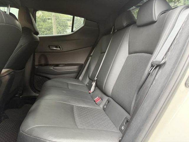 Toyota  C-HR C  第9張相片