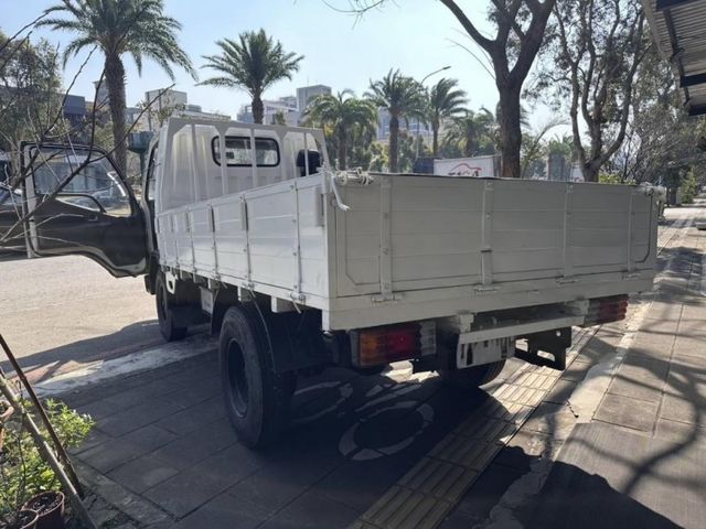 Mitsubishi  Canter  第5張相片