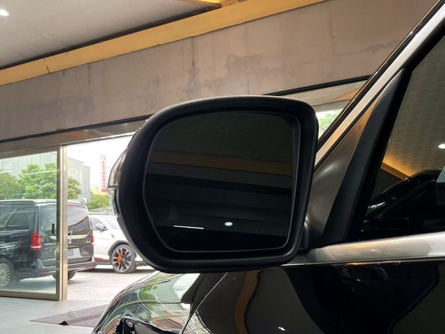 Mercedes-Benz/賓士 GLC300  第10張相片
