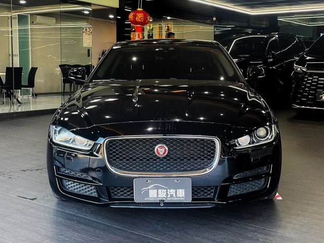 Jaguar XF  第5張相片