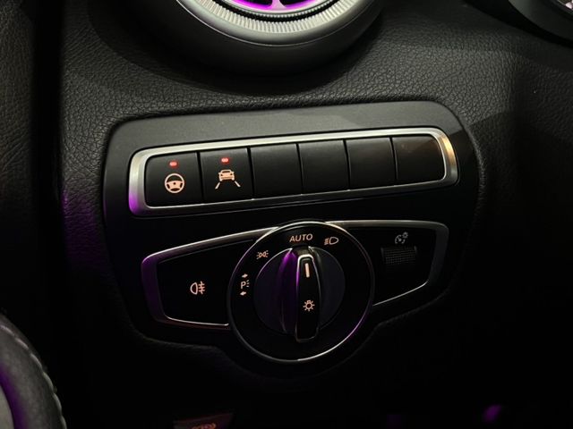 Mercedes-Benz/賓士 C300  第2張相片