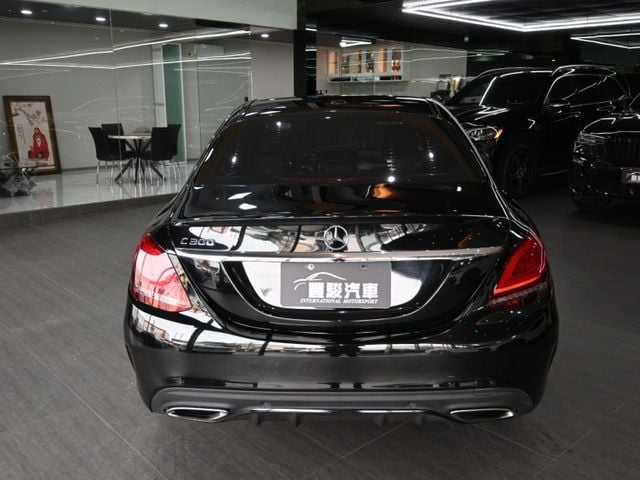 Mercedes-Benz/賓士 C300  第8張相片