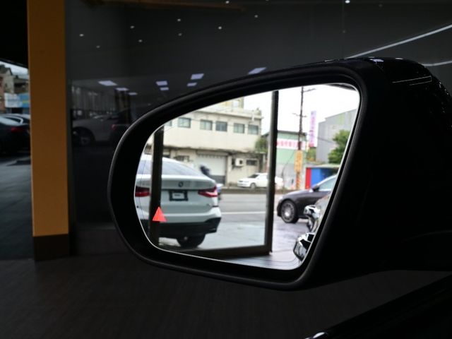 Mercedes-Benz/賓士 C300  第10張相片