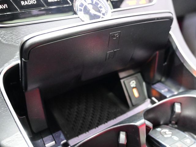 Mercedes-Benz/賓士 C300  第15張相片