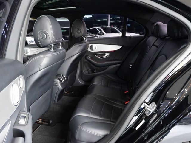 Mercedes-Benz/賓士 C300  第19張相片