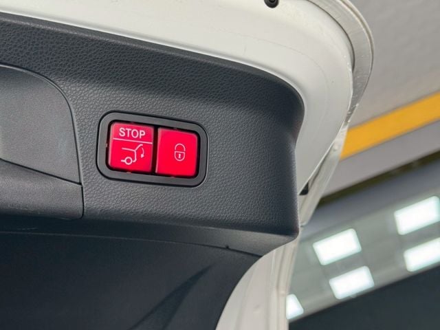 Mercedes-Benz/賓士   第1張相片