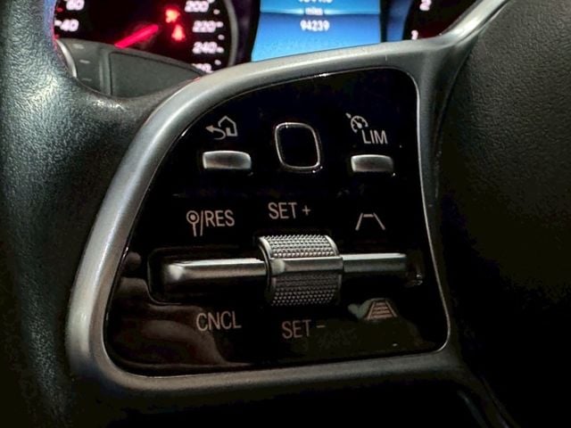 Mercedes-Benz/賓士   第19張相片