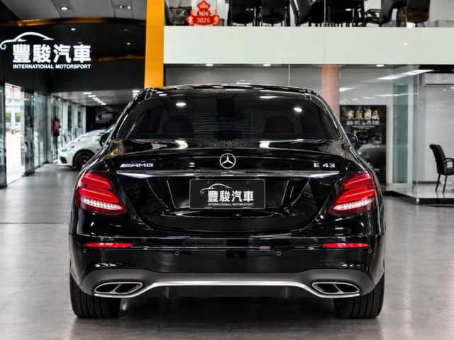 Mercedes-Benz/賓士 E-CLASS  第2張相片