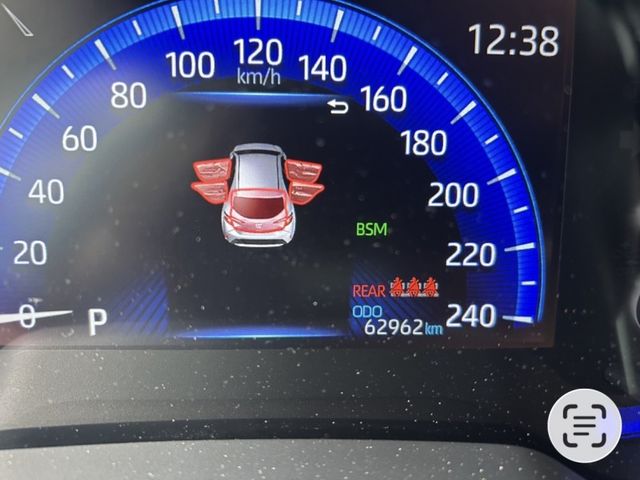 Toyota  Auris  第13張相片