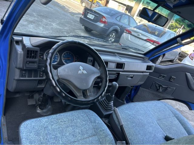 Mitsubishi  Delica ~TACA優良車商~*(小林汽車)* 正2013年 MITSUBISHI DELICA 三菱 得利卡 貨車 2.4 藍色 木床   第5張相片
