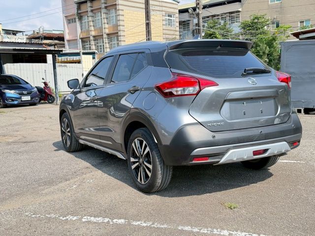 好停車、好保養、省油、外型又有休旅感的代步車，這台 Nissan Kicks 很適合。  第4張相片