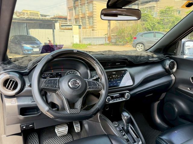 好停車、好保養、省油、外型又有休旅感的代步車，這台 Nissan Kicks 很適合。  第10張相片