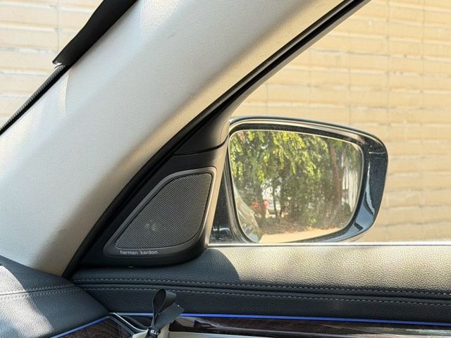 SUM認證車＋三大保證！BMW 750Li G12 4WD｜實車實價 旗艦配備大空間｜歡迎現場試駕  第12張相片