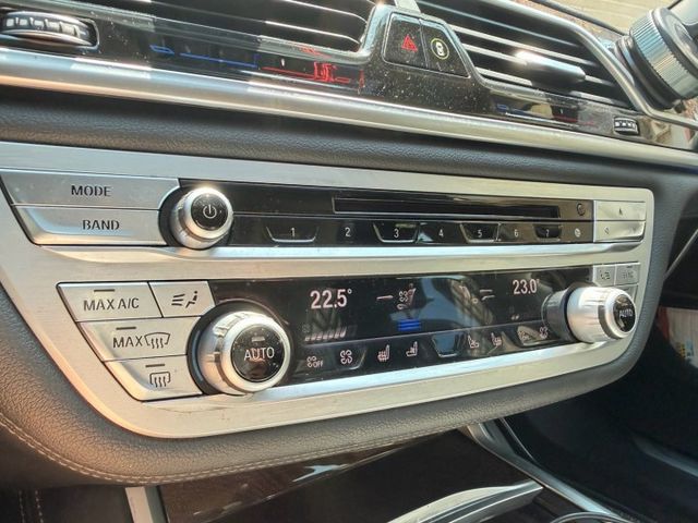 SUM認證車＋三大保證！BMW 750Li G12 4WD｜實車實價 旗艦配備大空間｜歡迎現場試駕  第14張相片