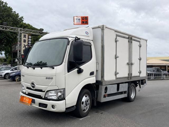 Hino 300  第4張相片