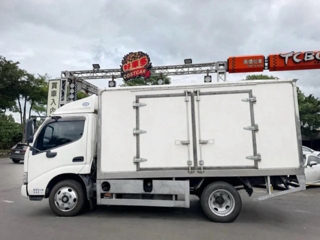 Hino 300  第5張相片