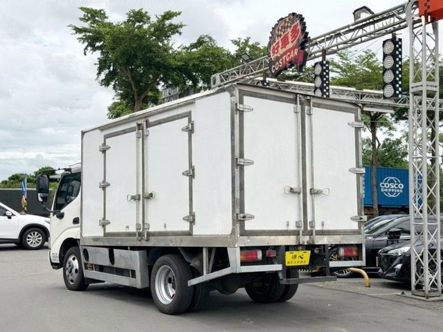 Hino 300  第6張相片