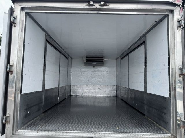 Hino 300  第10張相片
