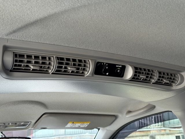 Mitsubishi Zinger  第2張相片