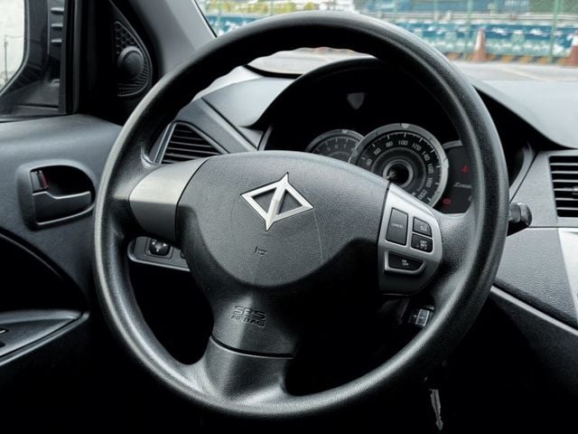 Mitsubishi Zinger  第9張相片