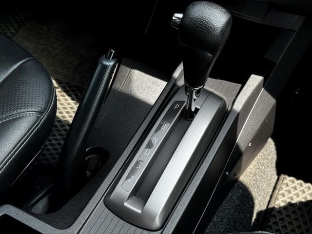 Mitsubishi Zinger  第14張相片